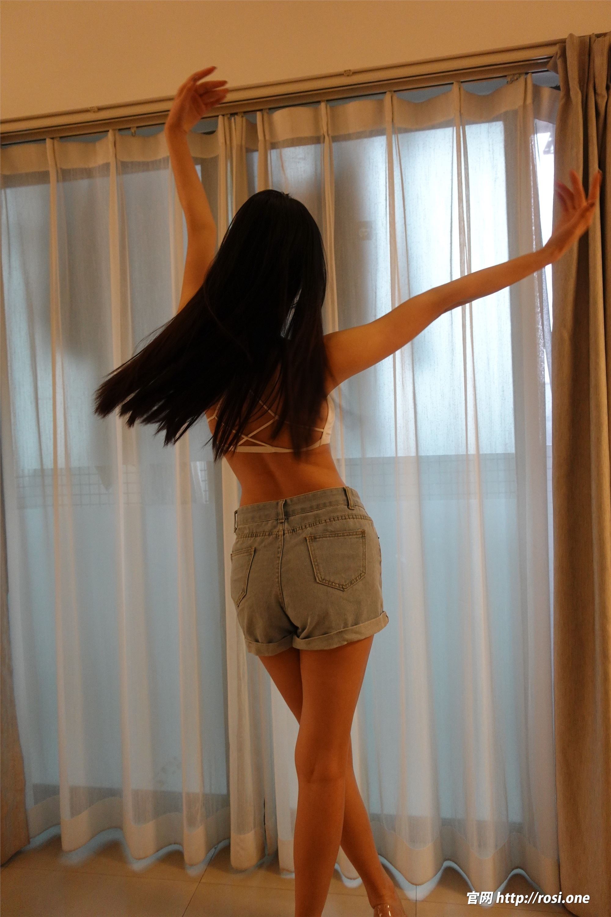 ROSI写真 2022.08.04 NO.3895